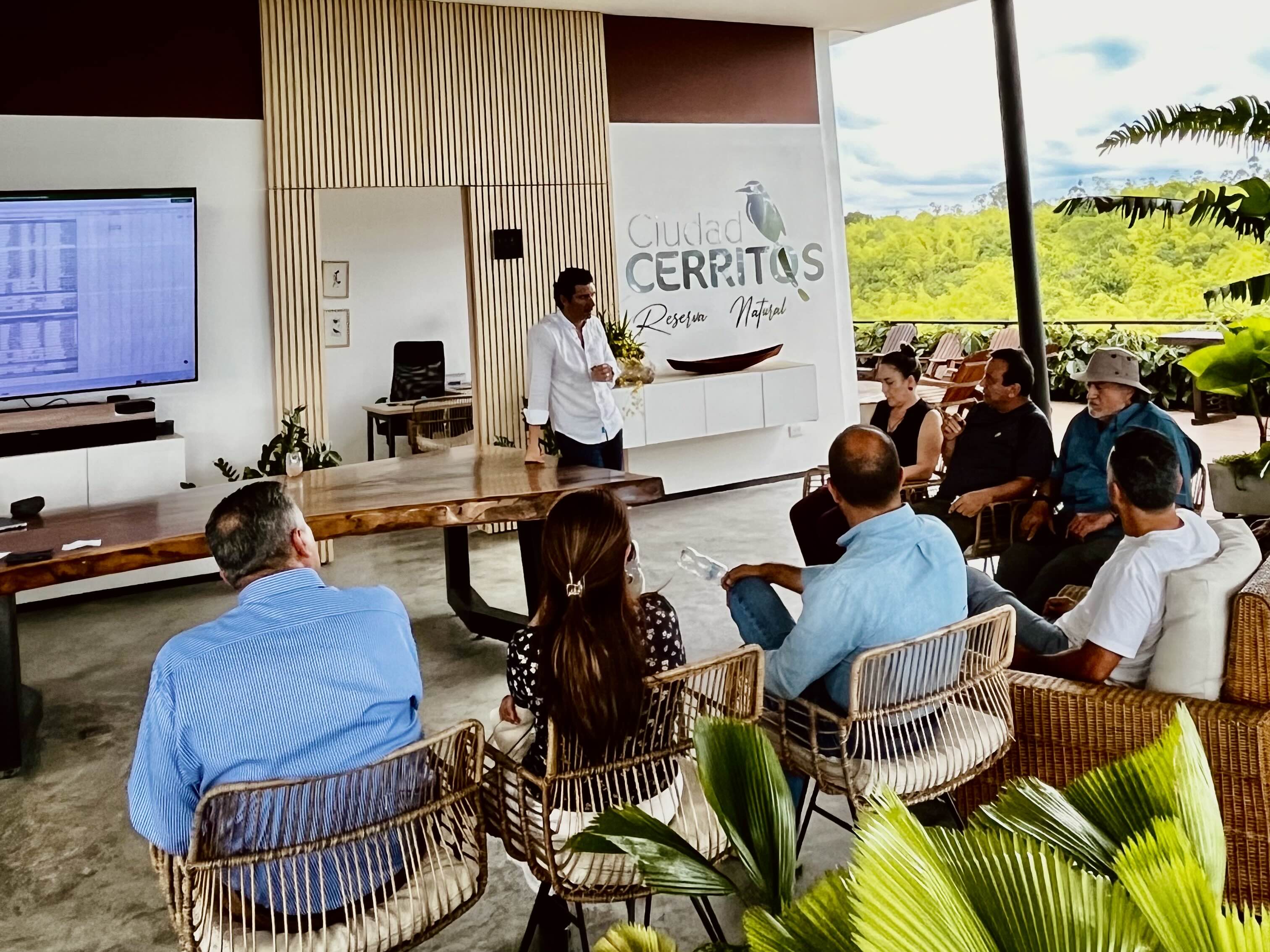 Vía La Guaira · Iniciativa comunitaria · Entrada 12 Cerritos · San Isidro
